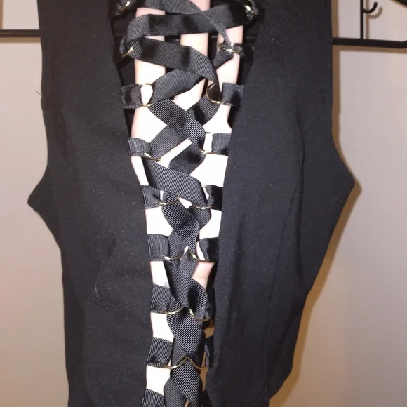 Black Cross Cross Top - Picture 10 of 13